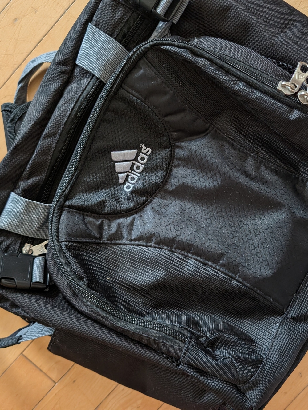 Adidas Calhoun Messenger Spring Load Shoulder Laptop Bag Black Agron Inc - Picture 3 of 8